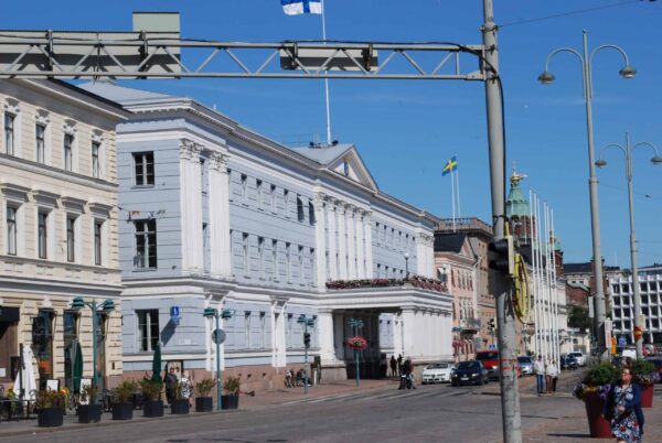 Capital of Contrasts: A Helsinki Walking Tour - Image 11