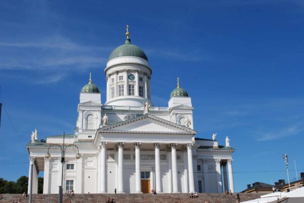 Capital of Contrasts: A Helsinki Walking Tour - Image 7